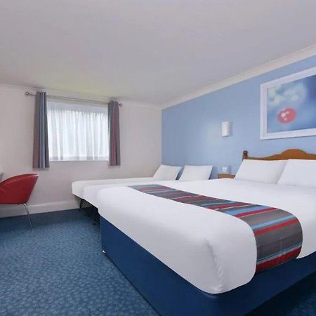 Travelodge Cardiff Airport Barry Luaran gambar