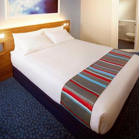 Travelodge Cardiff Airport Barry Luaran gambar