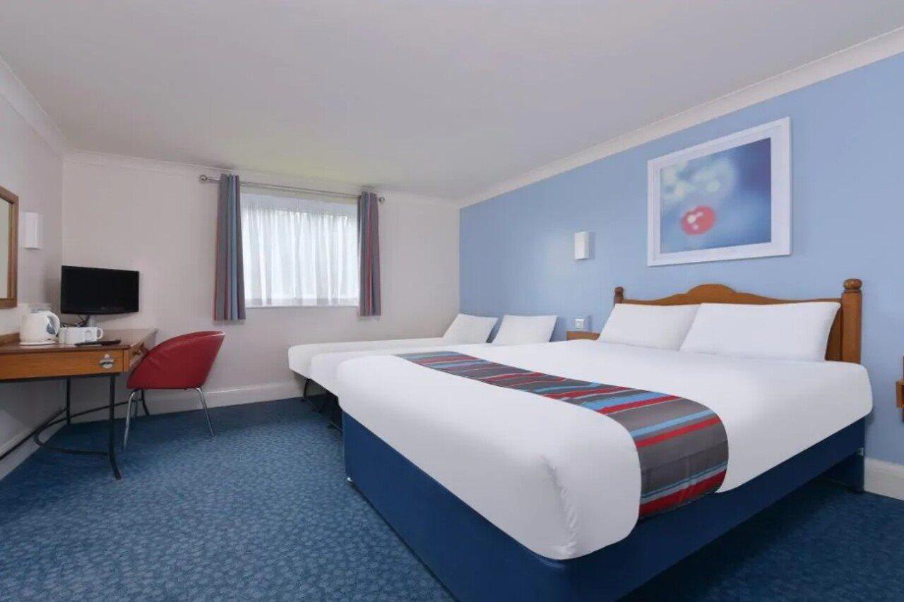 Travelodge Cardiff Airport Barry Luaran gambar