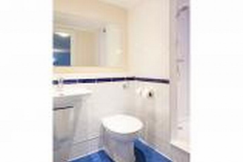 Travelodge Cardiff Airport Barry Luaran gambar
