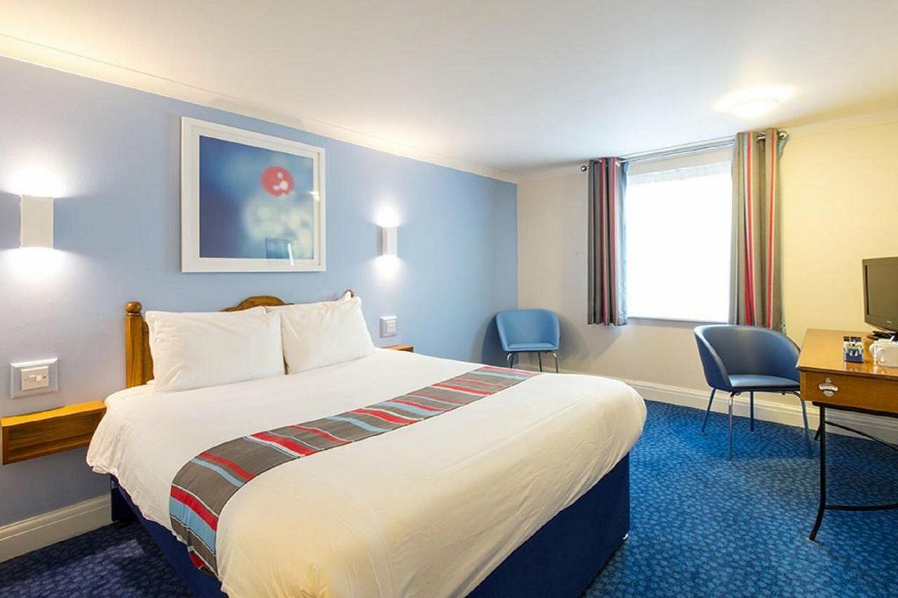 Travelodge Cardiff Airport Barry Luaran gambar